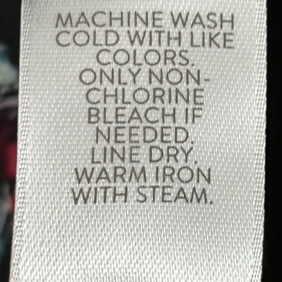 J. Jill smocked yoke rose print on black 3/4 sleeve tunic L - Picture 9 of 11